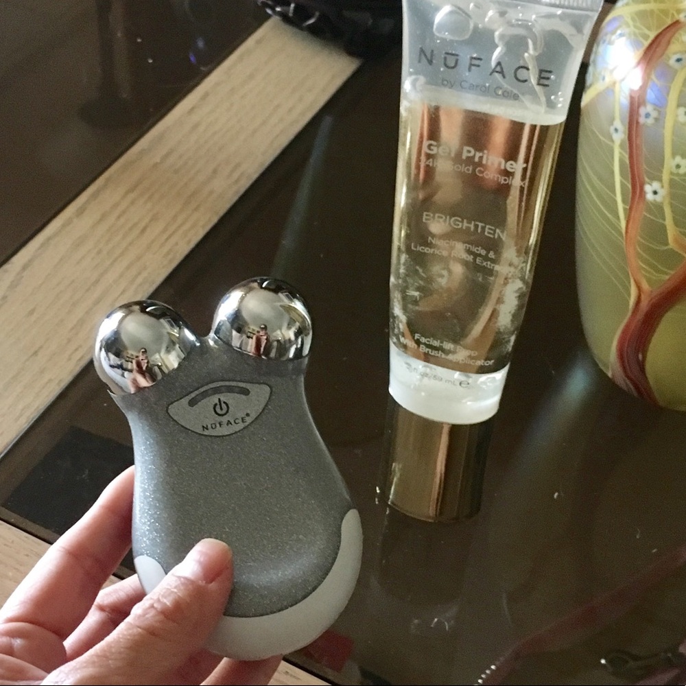 NūFACE Mini in Platinum + NūFACE Gold Gel